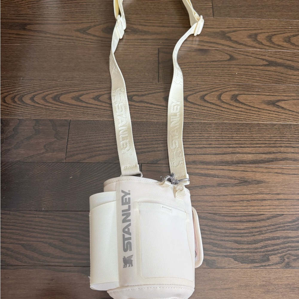 NWOT Stanley large water bottle holder
